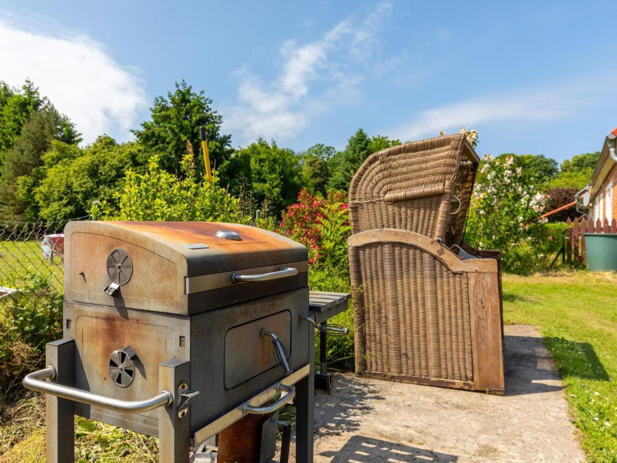 Snug Holiday Home In Divitz Spoldershagen Near Skydiving 外观 照片