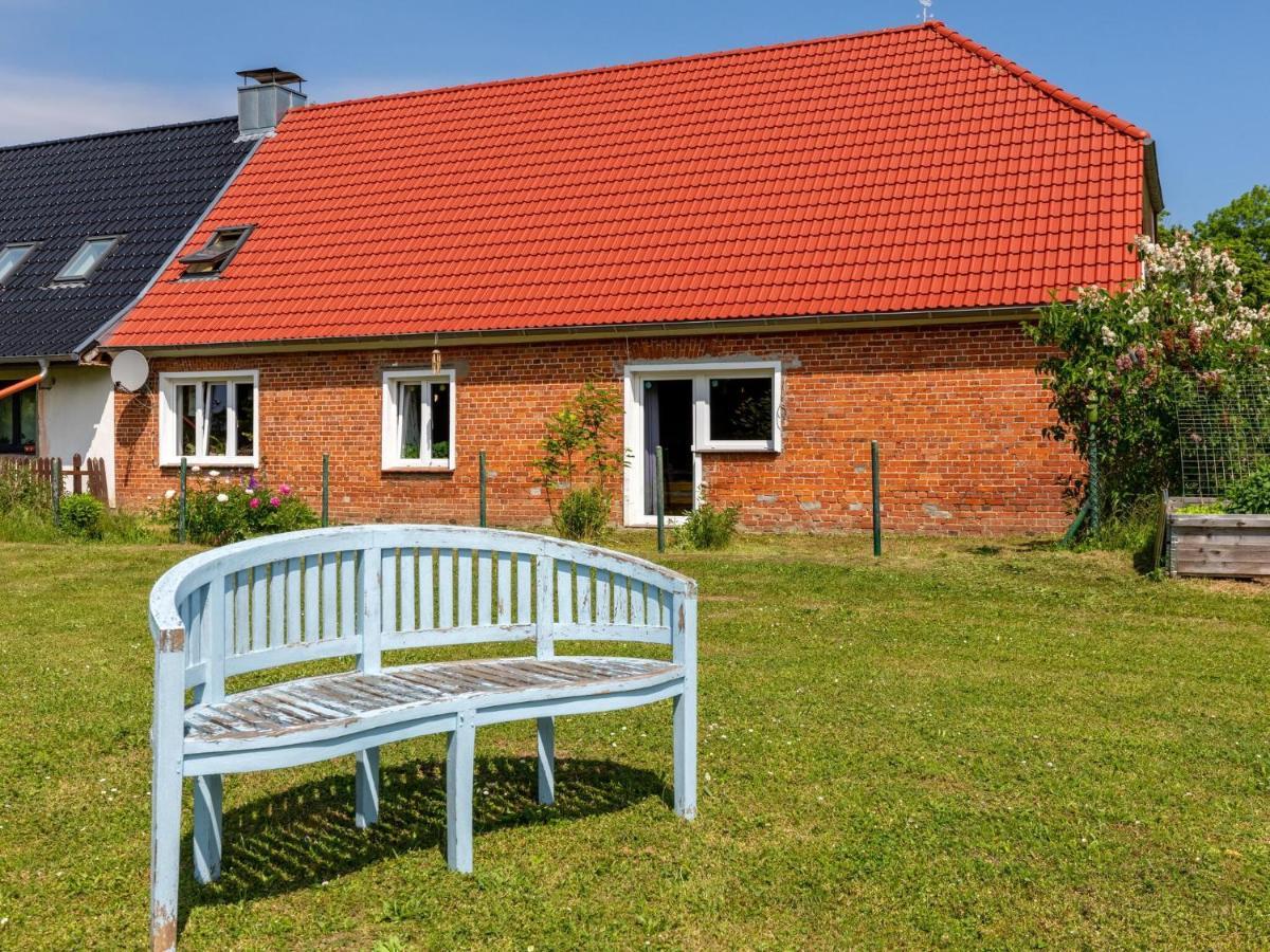 Snug Holiday Home In Divitz Spoldershagen Near Skydiving 外观 照片
